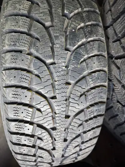 WINTER TIRES FOUR 90% NEW HANKOOK 225/55R18 98T I PIKE RW 11 Installation and Balancing Included Loo...