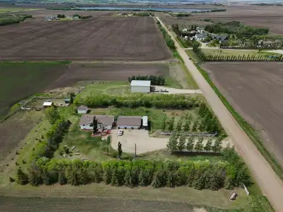 MLS# A2201221 If you want the benefits of country living but love the City & all its services close...