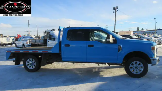 2020 Ford F-250 CREW CAB FLAT DECK in Heavy Trucks in Vancouver - Image 4