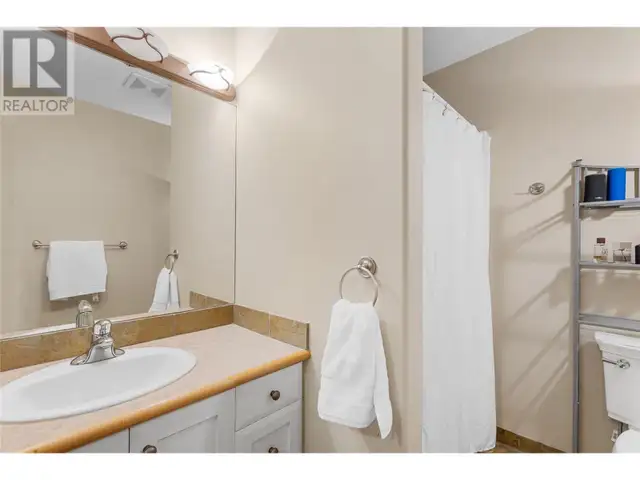 1778 Vineyard Drive Kelowna, British Columbia in Houses for Sale in Penticton - Image 31