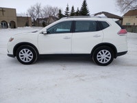Looking for a reliable SUV? This low mileage 2014 Nissan Rogue S has just 127,000 kilometres! It com... (image 7)