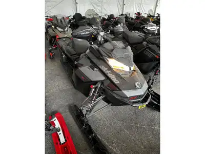 Ski-Doo RENEGADE X-RS 850 2021 À VENDRE Ski-Doo Renegade X-RS 850 E-TEC 2021 Ce Renegade X-RS 850 E-...