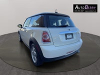 2011 MINI Cooper White On Black Leather Interior • 1.6L • Front Wheel Drive • Auto • Push Start Engi... (image 5)