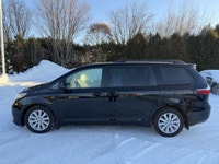 Ce Sienna est équipé de : Bluetooth, Cruise, Portes coulissante automatique, PRISE USB, sièges chauf... (image 5)