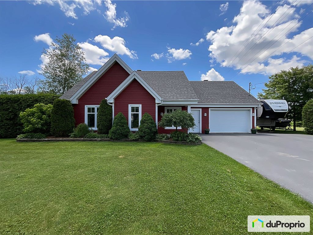 $780,000 - Bungalow for sale in Salaberry-De-Valleyfield — photo 2