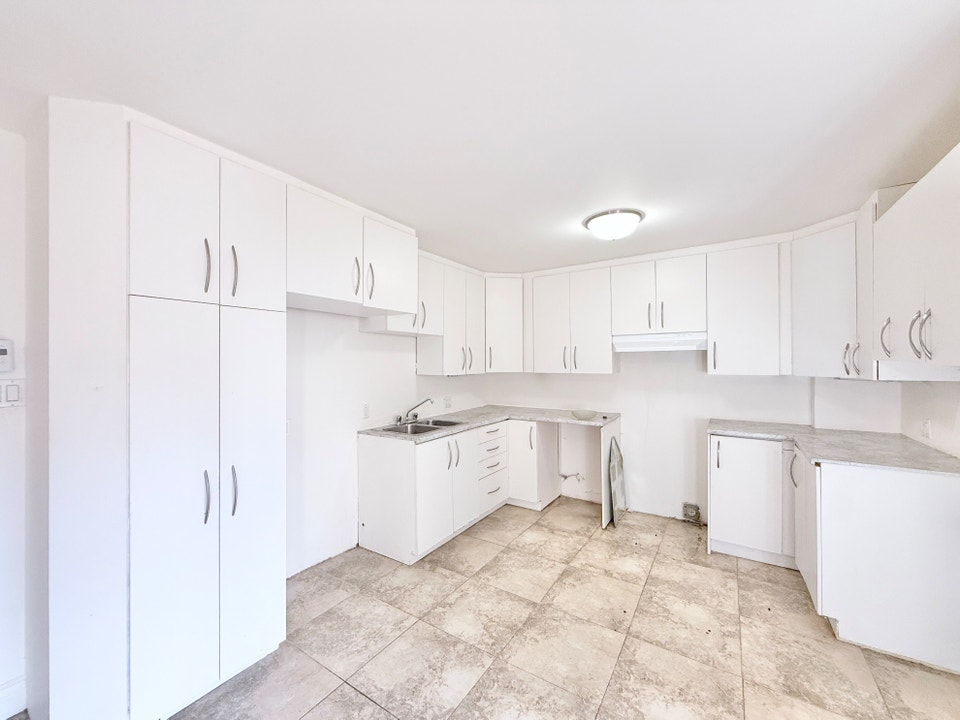 Rez-de-chaussée - 3 et demi à louer - Hochelaga - Disponible 3