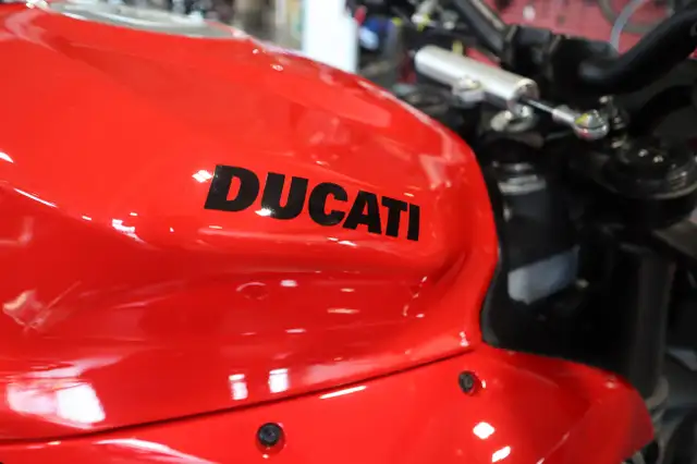 2025 Ducati Streetfighter V2 Ducati Red in Street, Cruisers & Choppers in Edmonton - Image 5