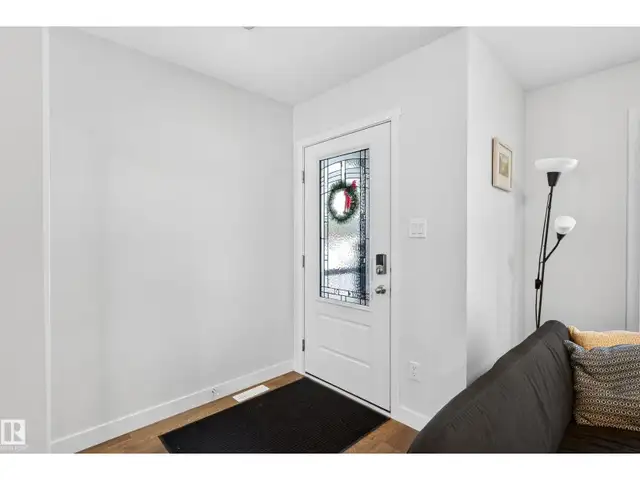 201 SUNLAND WY Sherwood Park, Alberta in Houses for Sale in Strathcona County - Image 3