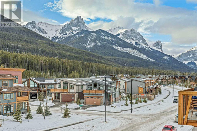 201E, 1200 Three Sisters Parkway SE Canmore, Alberta in Condos for Sale in Banff / Canmore - Image 2