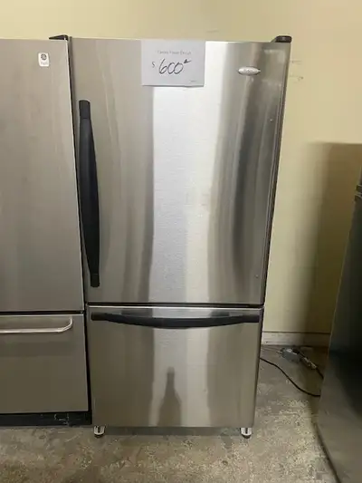 Réfrigérateur stainless 30'' congélateur au bas Whirlpool, View more