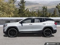Discover the impressive capability and everyday comfort of this 2021 GMC Terrain SLE, featuring inte... (image 1)
