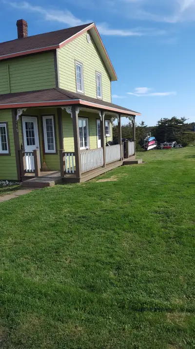 belle maison sur le bords de l'eau situé sur l' ile centrale