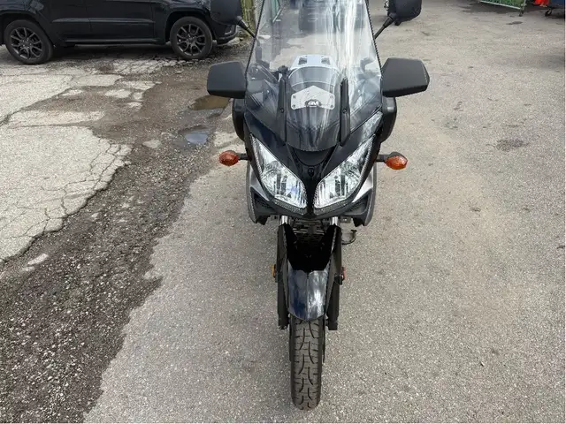 2006 Suzuki V-Strom 1000 ~ V-STROM 1000 ~ COMFORT ~ TOURING ~ LO in Street, Cruisers & Choppers in City of Toronto - Image 8