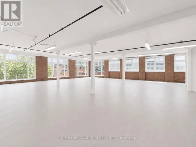 303 - 14 MCCAUL STREET Toronto (Kensington-Chinatown), Ontario in Commercial & Office Space for Rent in City of Toronto - Image 3
