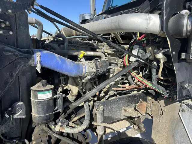 2020 WESTERN STAR 4900FA in Heavy Trucks in Saskatoon - Image 10