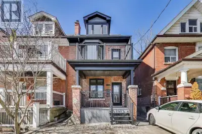 UNIT 2 - 18 SPRINGHURST AVENUE Toronto (South Parkdale), Ontario