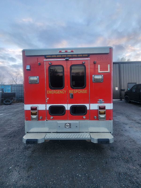 2004 Freightliner FL60 Rust Free new mvi in Other in New Glasgow - Image 4