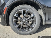 5.7L HEMI | Leather | Blacktop Package | 2nd Row Captains Chairs | Cruise Control | Remote Start | H... (image 9)
