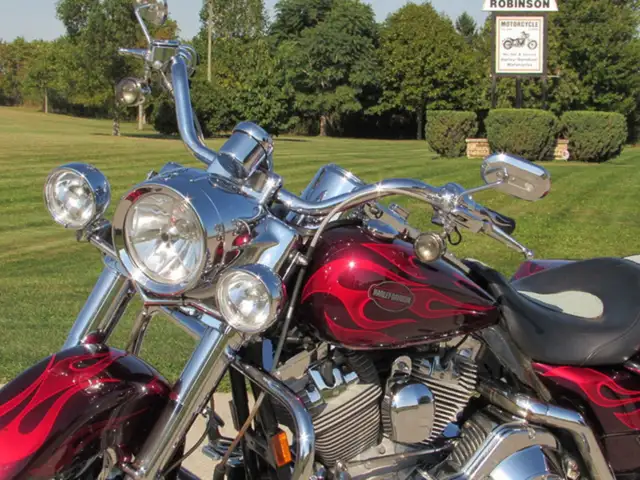 2002 Harley-Davidson FLHRSE - CVO Road King in Sport Touring in Leamington - Image 16