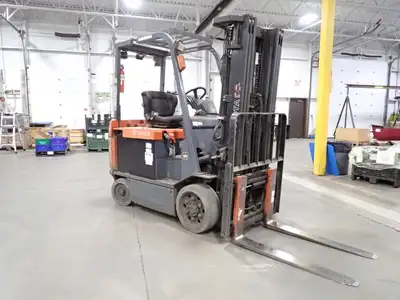 TOYOTA Forklift - Model #7FBCU30 - 5250 lb. capacity at 24-in load centre - Serial #62357 - 12729 ho...