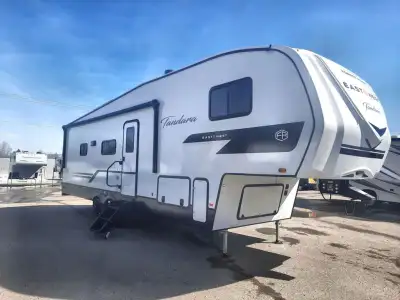 EAST TO WEST Tandara half-ton fifth wheel 275BH highlights: Bunk House U-Shaped Dinette King Bed Ext...