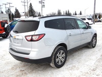Traverse LT AWD ... Engine: V6 Cylinder Engine 3.6L/217CI L/100Km City: 16.0 L/100Km Hwy: 10.9 Safet... (image 4)