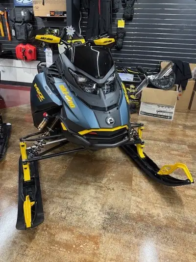 ***FINANCING AVAILABLE!!!*** Price is all-in except GST Call in to Riverside Honda & Ski-Doo today a...