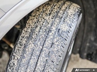 * Black mesh grille, rear wing spoiler, and body-coloured rocker panels and bumpers * Flat-bottom sp... (image 9)