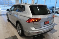 Tiguan Highline R-LINE 2.0L 4MOTION, CARFAX SANS ACCIDENT, Banc Chauffant, Toit Ouvrant, NAV Finance... (image 5)