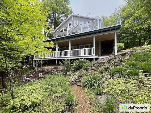 $698,000 - Cottage for sale in St-Alban — photo 1