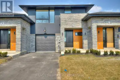 This exquisite three-bedroom, two-and-a-half-bathroom freehold townhouse is thoughtfully designed fo...