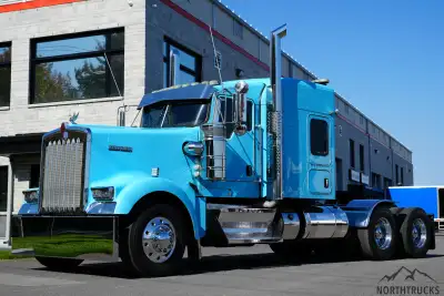 + Cummins 500 Hp + 1,025,000 Km **Rebuilt** + 18 Speed + Front Axle 14,600 Lbs + Rear Axle 46,000 Lb...