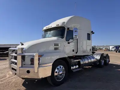Engine - Mack MP8-505C+ 505hp Trans - Mack 12 speed mDRIVE-HD 13200 lbs Mack front axle 40000 lbs Ma...