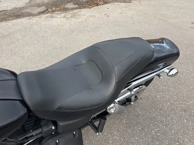 2012 Harley-Davidson Fat Bob ~ FAT BOB ~ 103CI ~ LOW KMS ~ CLEAN in Street, Cruisers & Choppers in City of Toronto - Image 20