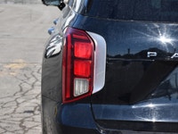 Low Mileage, Heads Up Display, Cooled Seats, Sunroof, Leather Seats, Premium Audio! Filling a huge g... (image 5)