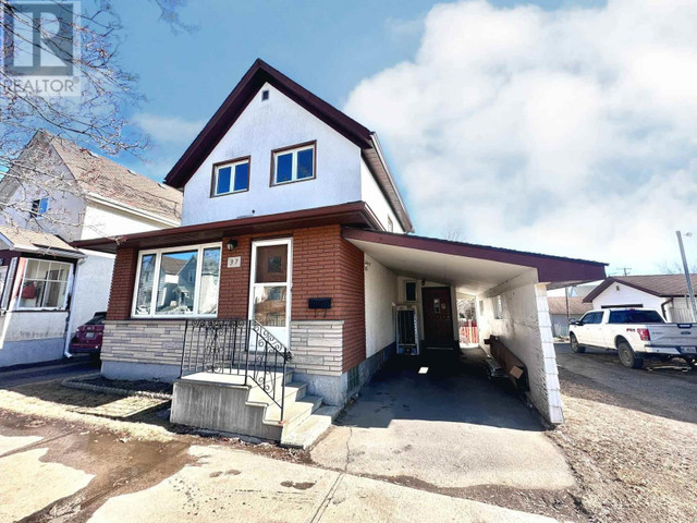 37 Ontario ST N Thunder Bay, Ontario in Houses for Sale in Thunder Bay