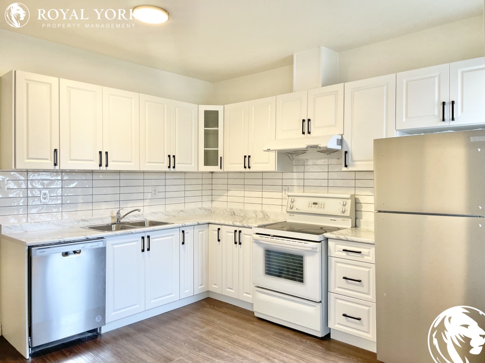 2 BED 1 BATH HOUSE FOR RENT 86 WINNIETT STREET, WOODSTOCK Long