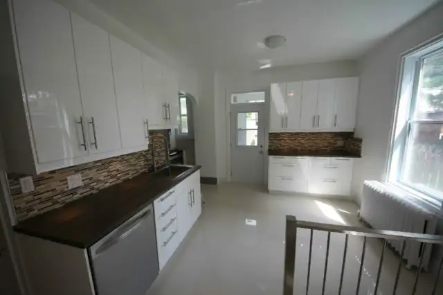 Room for rent in large lower duplex in NDG62863774502146123