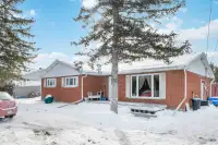 For Sale-3 bedroom, 1 bathroom home in Smiths Falls
