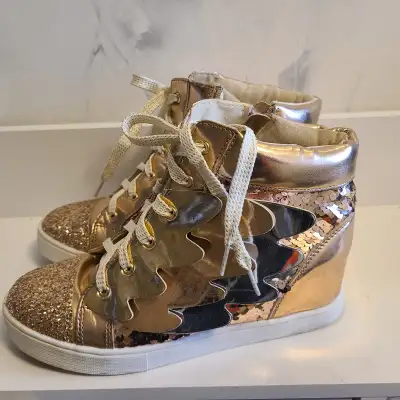 Women bootis Size 8, View more