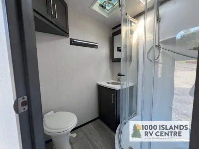 2025 Keystone RV Cougar Half-Ton 22RBS in Travel Trailers & Campers in Kingston - Image 10