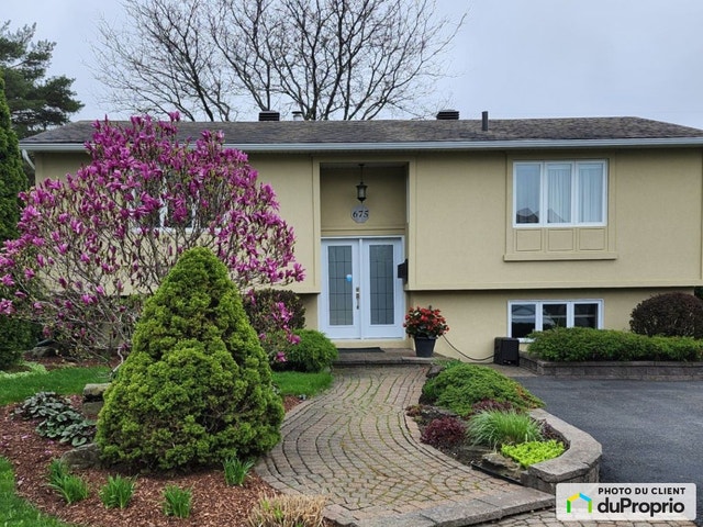 $724,000 - Bungalow for sale in St-Bruno-De-Montarville — photo 1