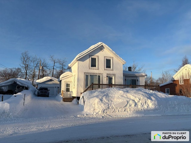 $325,000 - 2 Storey for sale in Port-Cartier — photo 1
