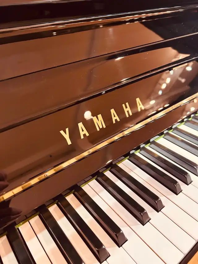 PIANO YAMAHA U1A (1986) in Pianos & Keyboards in City of Montréal - Image 4