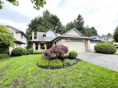Exceptionally maintained 3 bedroom, 2 bathroom ULTRA CLEAN - PRIMARY ON MAIN home located on a quiet...