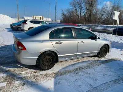 Honda Civic DX 2009 – 267 000 km – Mécanique A1 – Très économique Localisation : Saint‑Léonard‑d’Ast...