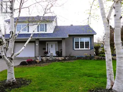 First time on the market! Located on a street corner in a residential area near Saint-Jacques School...