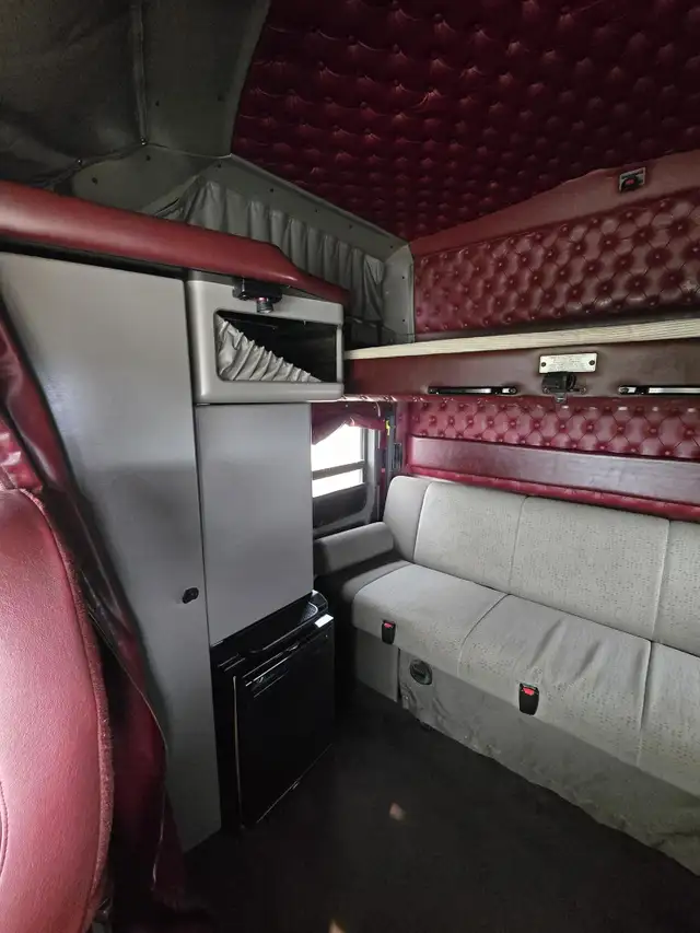 2013 KENWORTH T660 in Heavy Trucks in Saskatoon - Image 73