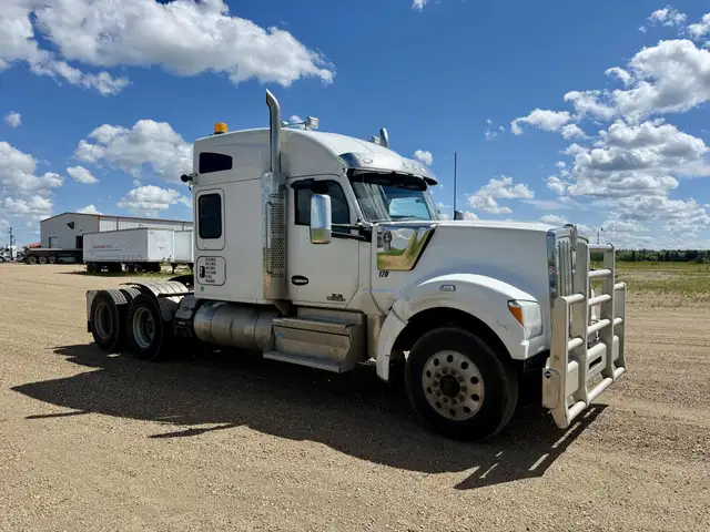 2021 KENWORTH W990 in Heavy Trucks in Saskatoon - Image 4