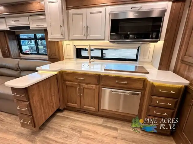 2022 Entegra Coach Aspire 44W 450 h.p. Diesel 11 K Miles in RVs & Motorhomes in Moncton - Image 18